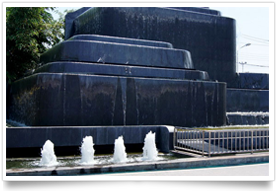 น้ำพุและน้ำตก ศาลเจ้าพ่อหลักเมืองสุพรรณบุรี โดย สหกิจบัณฑิต
